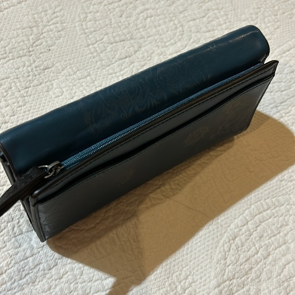 Desigual Deva reversible wallet/wristlet NEW - Picture 6 of 9